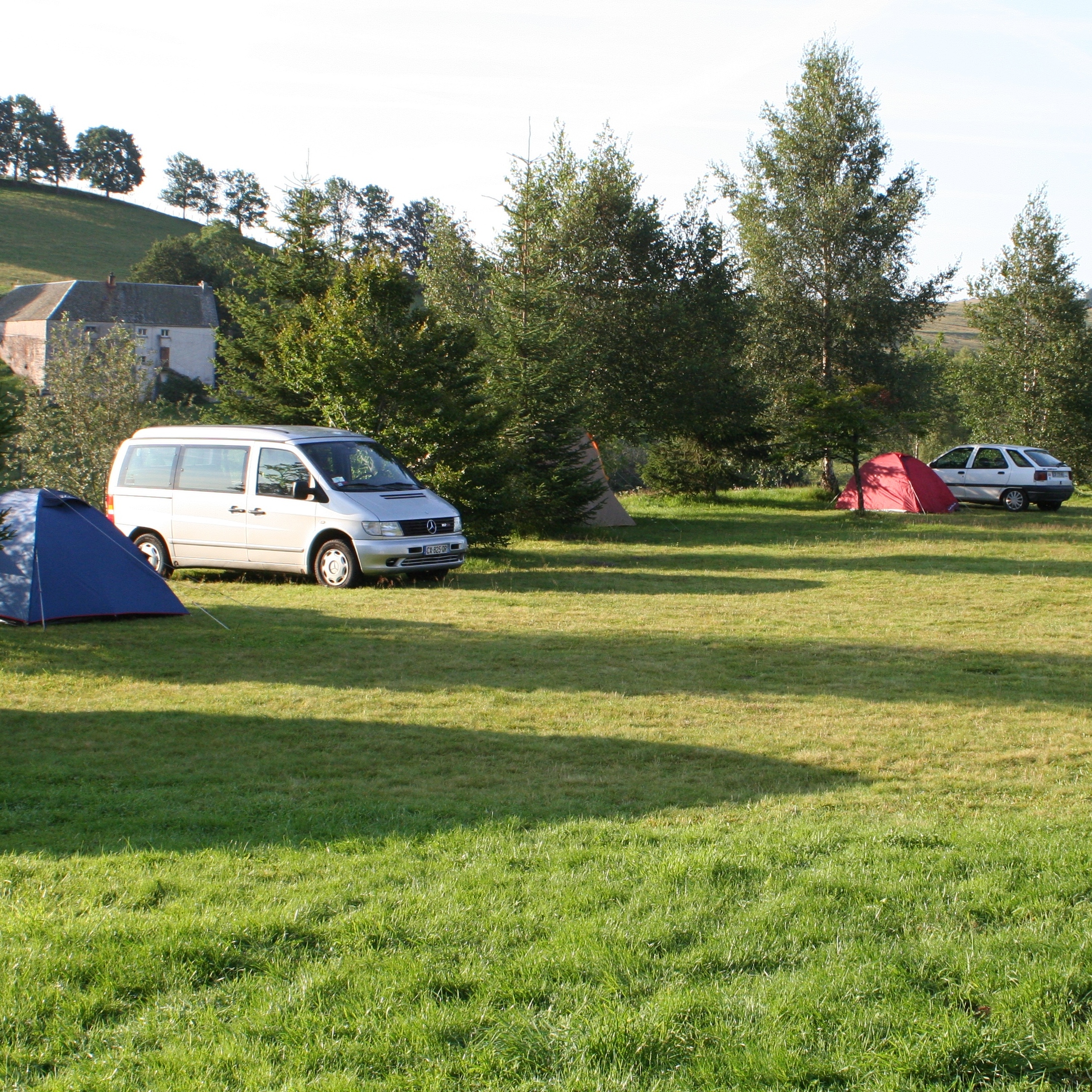 Emplacements du camping camping nature en aubrac